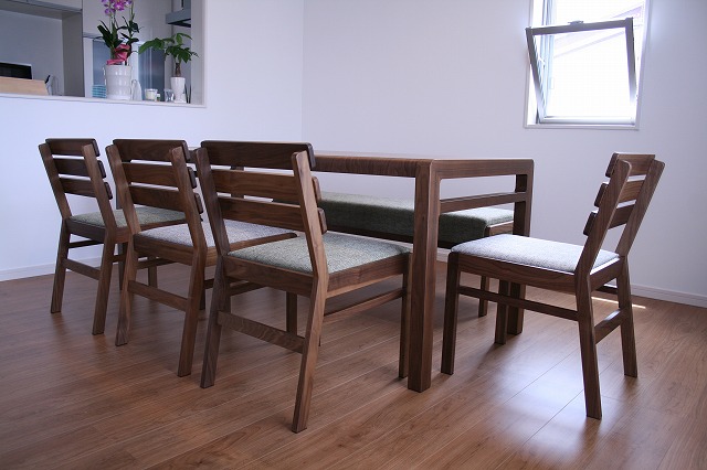 長崎県T様のコーディネート｜ballena table + ballena wood back chair + ballena bench
