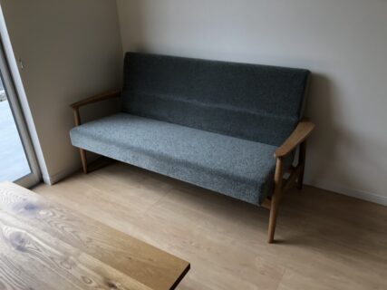 長崎県　A様のコーディネート｜ef sofa 2.5 p + ballena wood back chair + screw table